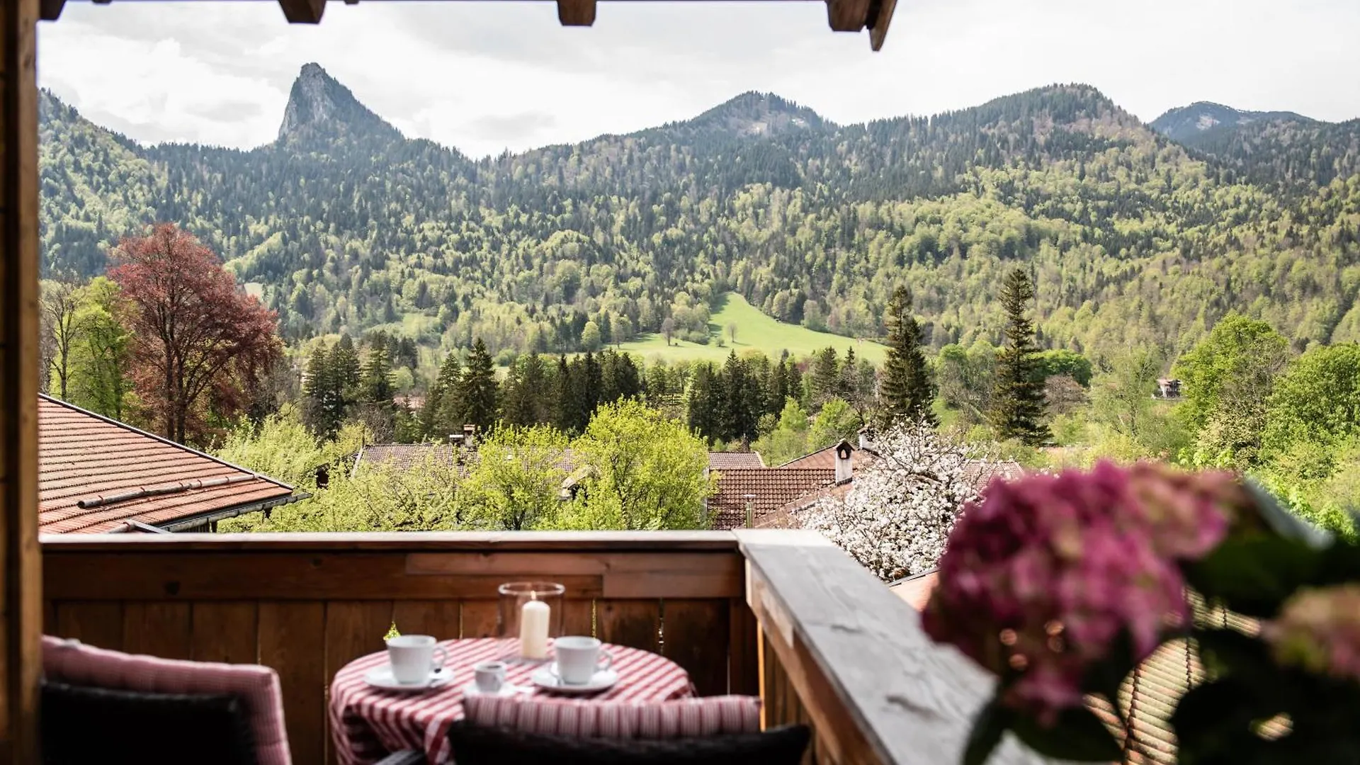 Guest house Haus Lesch - Stilvolle Appartements Mit Tollem Bergblick In Kreuth Am Tegernsee